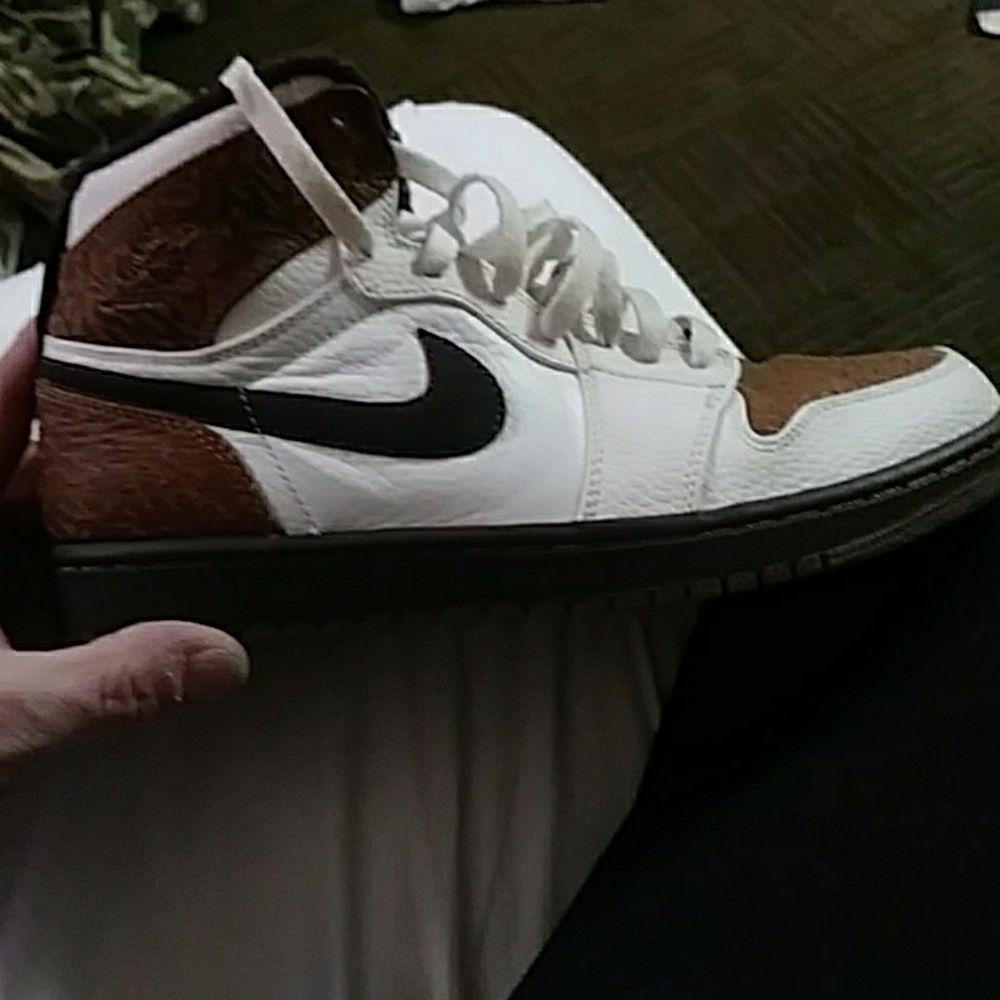 Jordan retro 1s